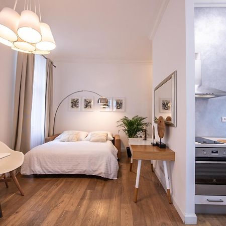 Modern Downtown Apt - Renovated, On Ideal Location Прага Екстериор снимка