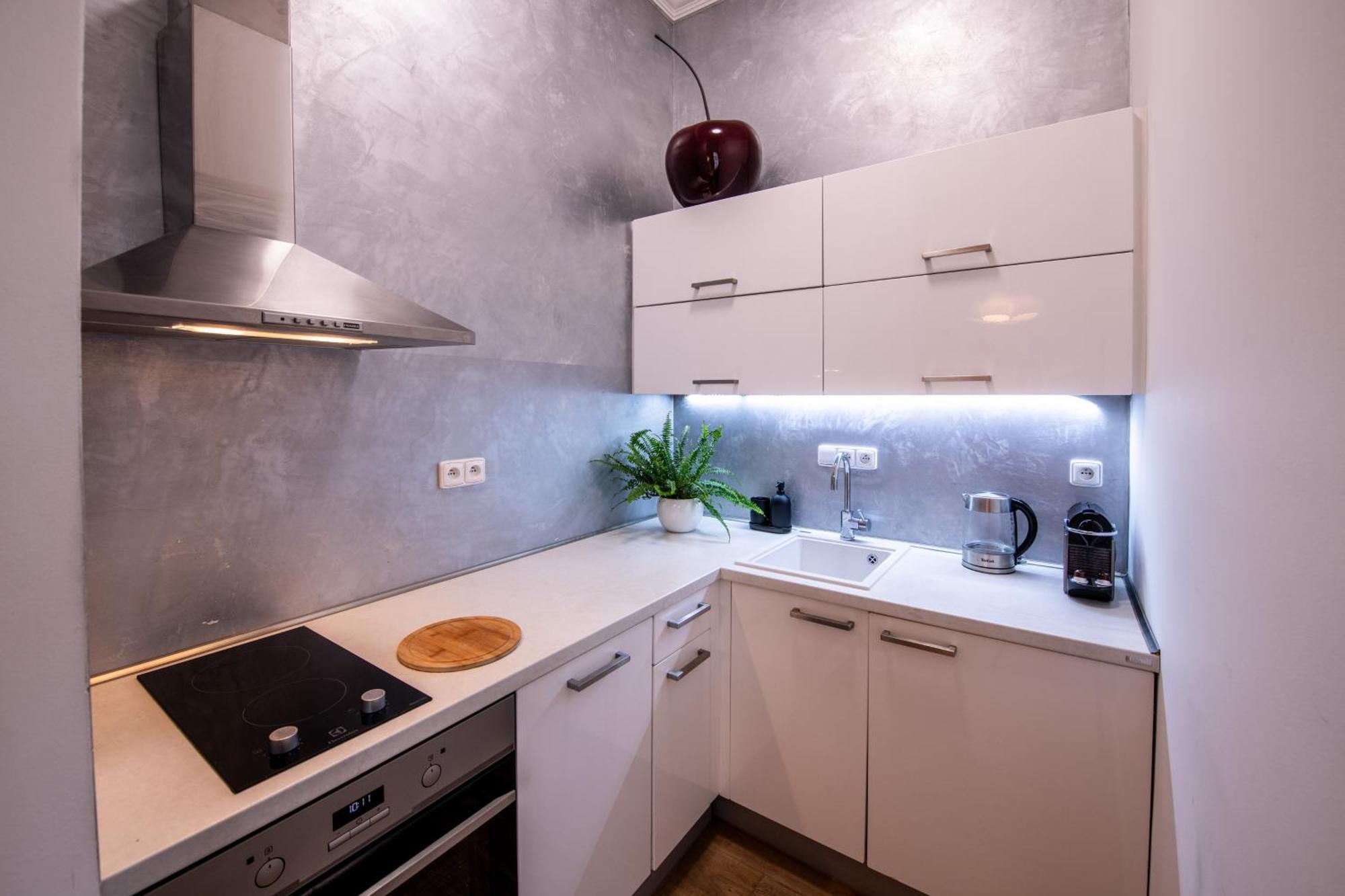 Modern Downtown Apt - Renovated, On Ideal Location Прага Екстериор снимка