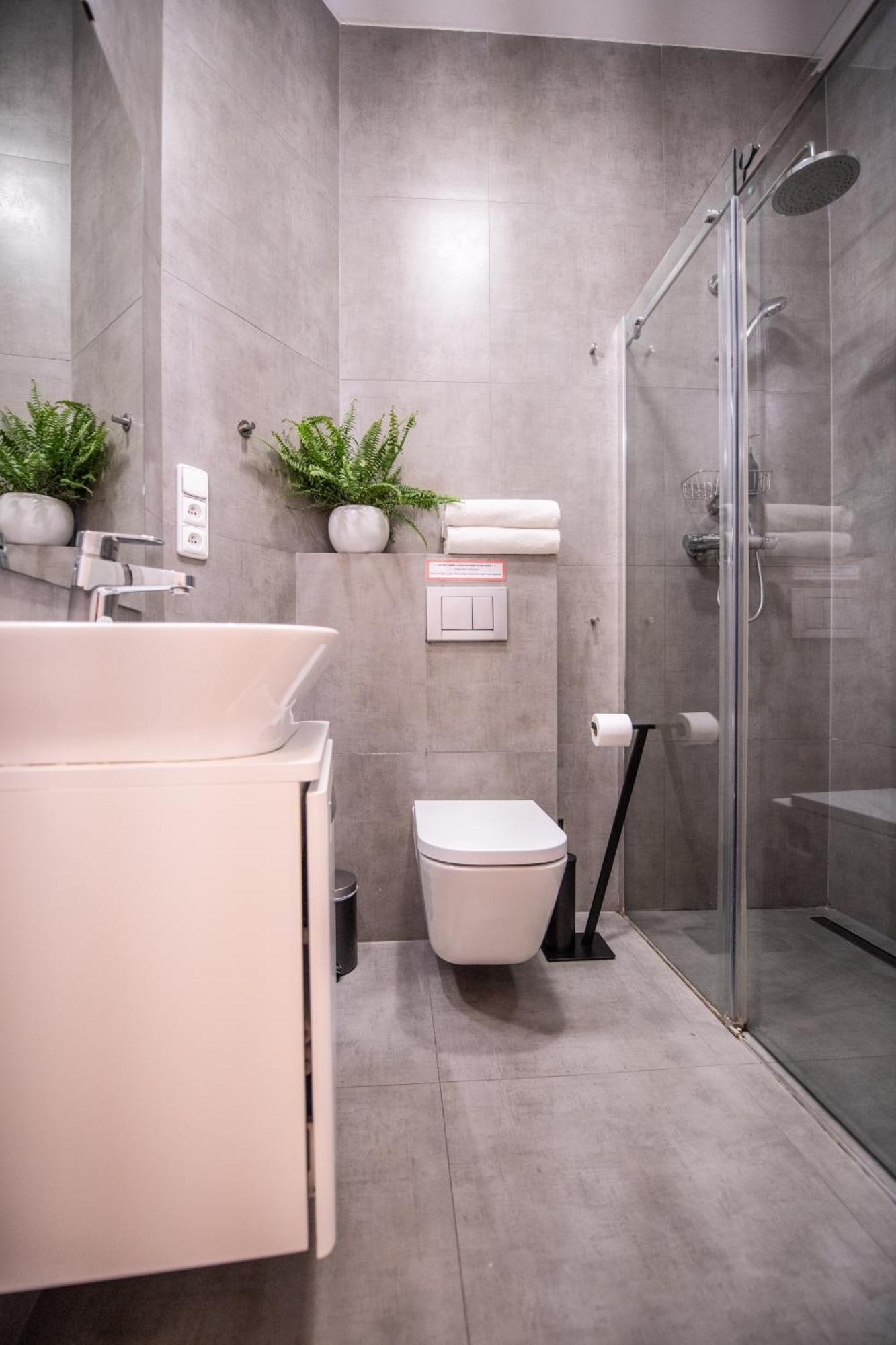 Modern Downtown Apt - Renovated, On Ideal Location Прага Екстериор снимка