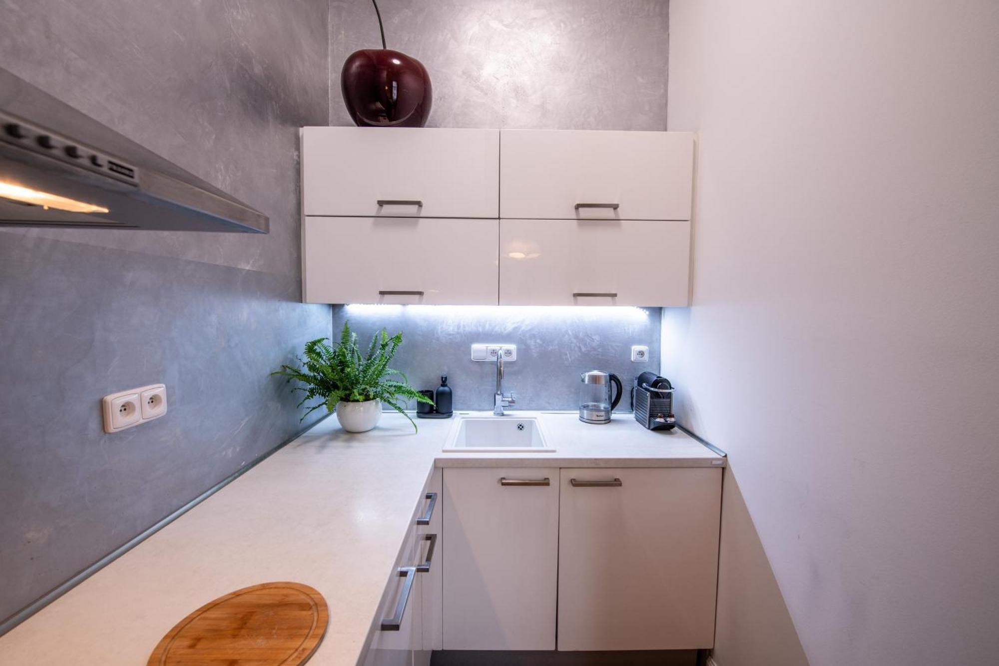 Modern Downtown Apt - Renovated, On Ideal Location Прага Екстериор снимка