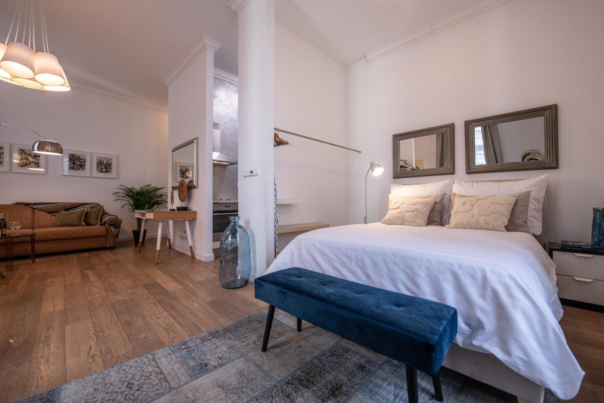 Modern Downtown Apt - Renovated, On Ideal Location Прага Екстериор снимка