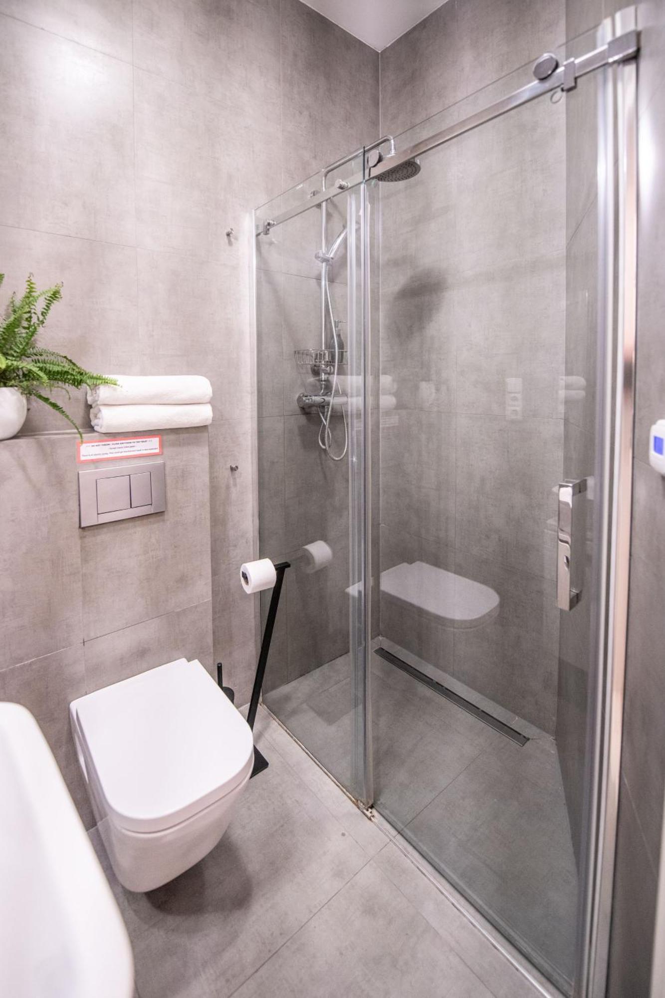 Modern Downtown Apt - Renovated, On Ideal Location Прага Екстериор снимка
