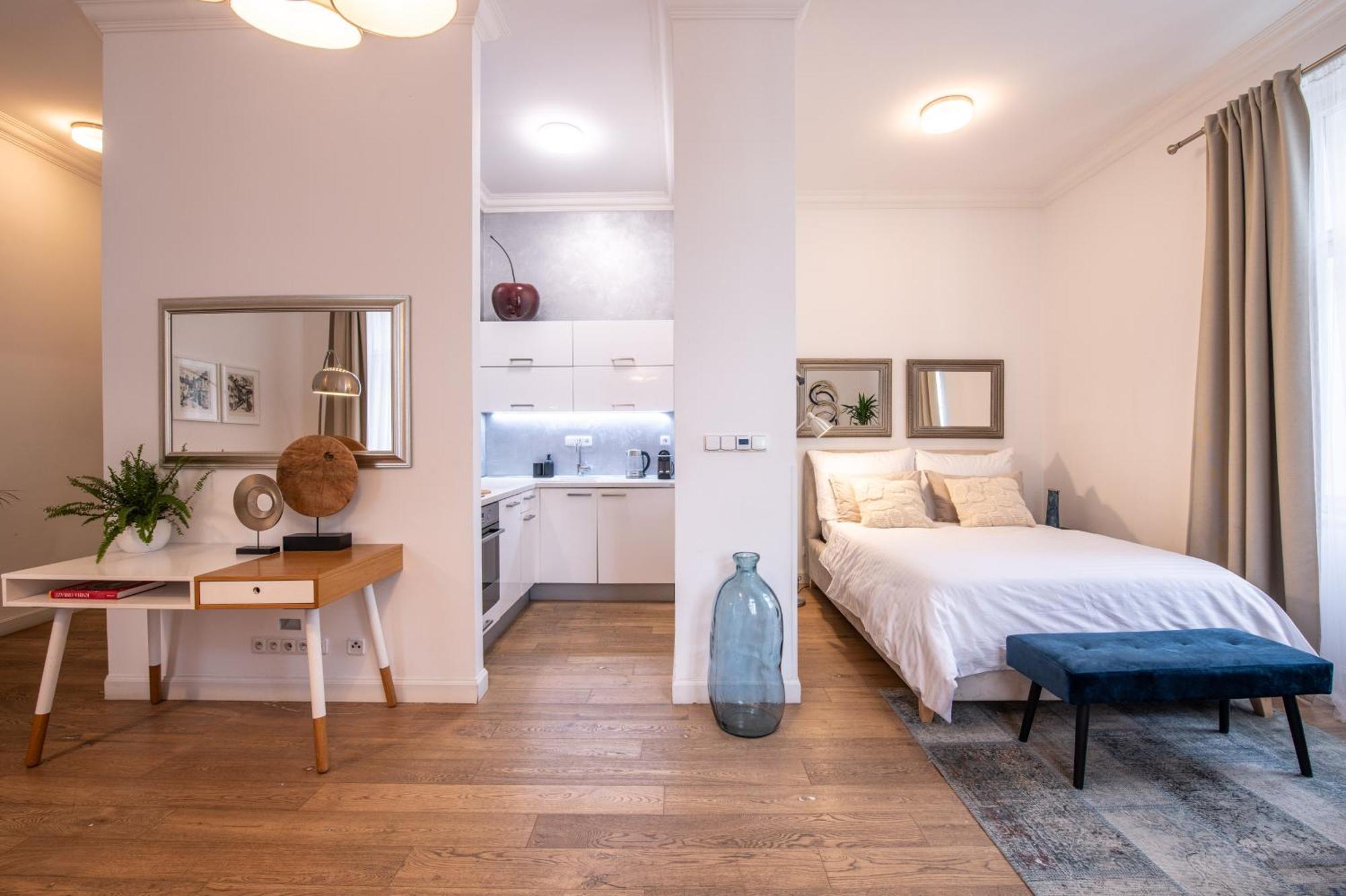 Modern Downtown Apt - Renovated, On Ideal Location Прага Екстериор снимка