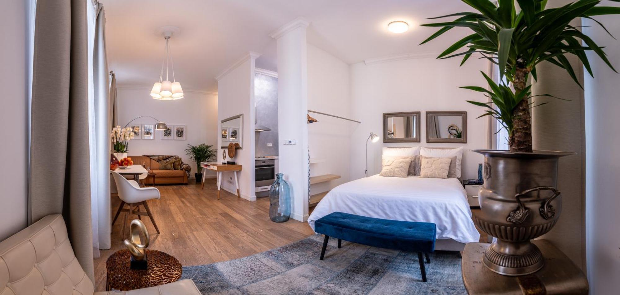 Modern Downtown Apt - Renovated, On Ideal Location Прага Екстериор снимка