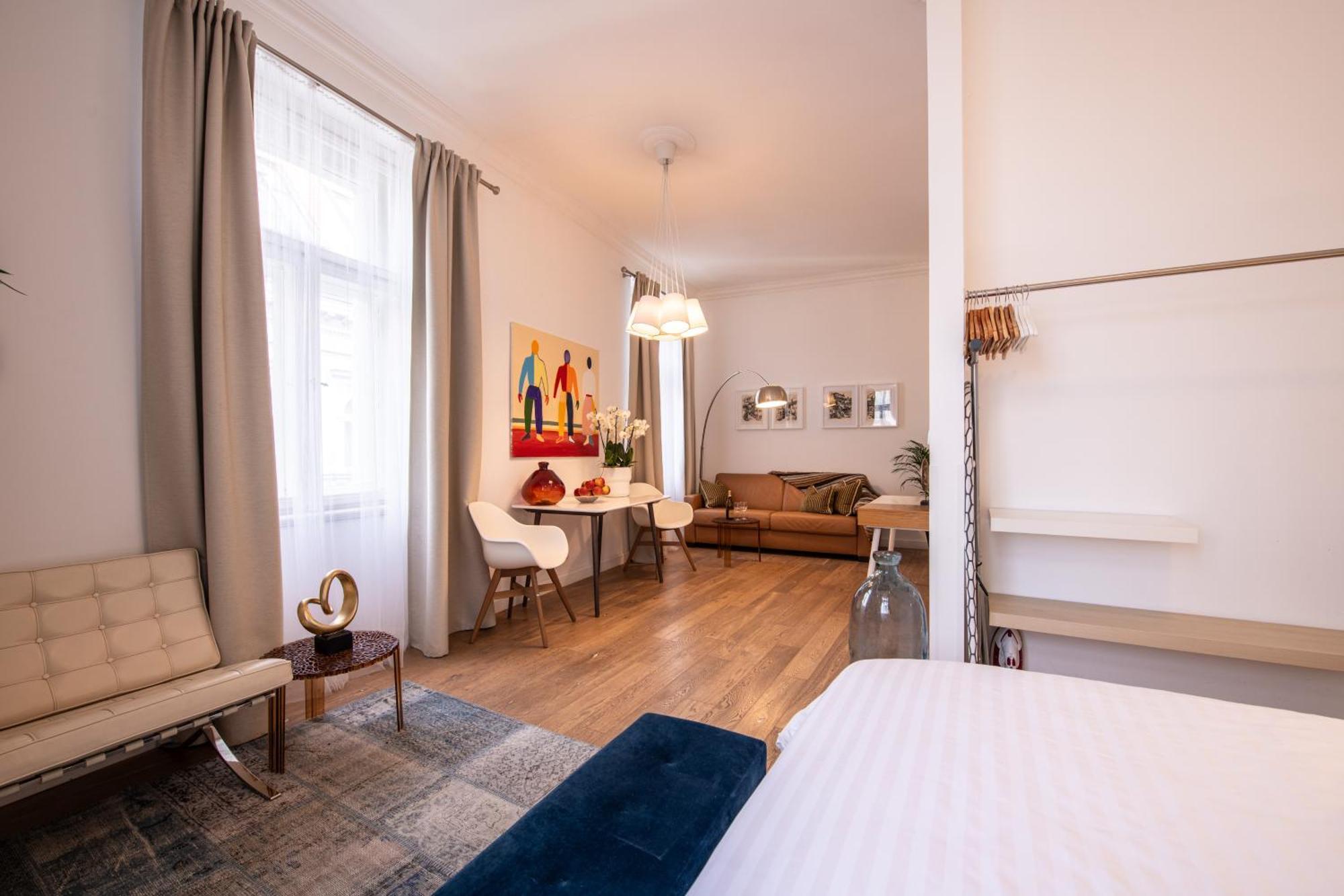 Modern Downtown Apt - Renovated, On Ideal Location Прага Екстериор снимка
