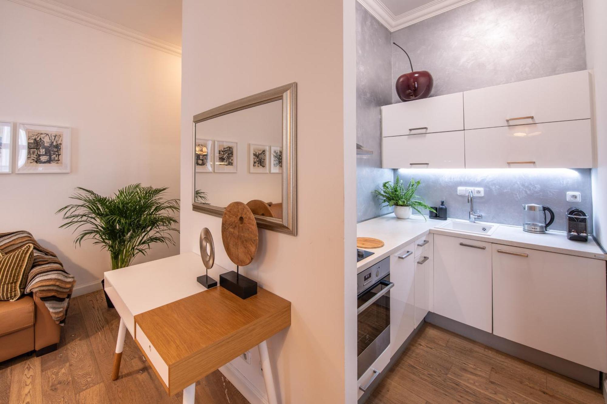 Modern Downtown Apt - Renovated, On Ideal Location Прага Екстериор снимка