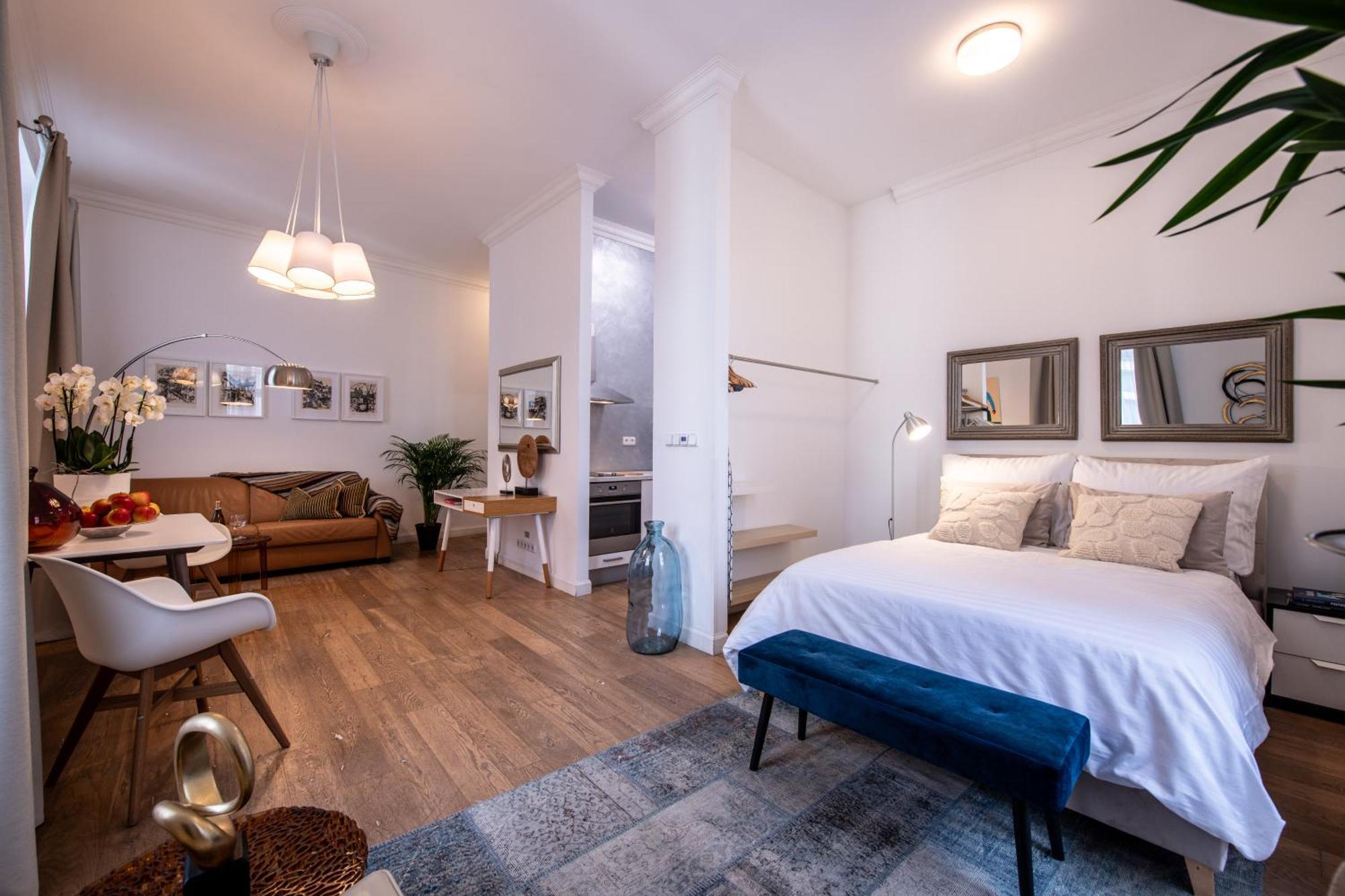 Modern Downtown Apt - Renovated, On Ideal Location Прага Екстериор снимка